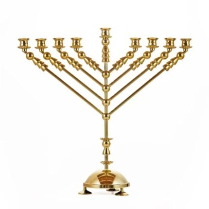 החנוכיה של 770 מוזהבת